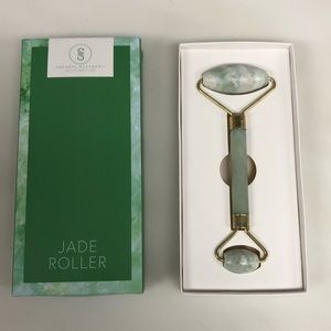 Sherrie Matthews Acupuncture Jade roller